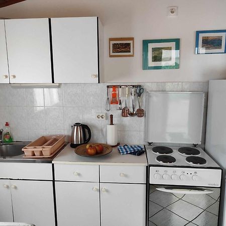 Apartments By The Sea Basina, Hvar - 116 Vrboska Bagian luar foto